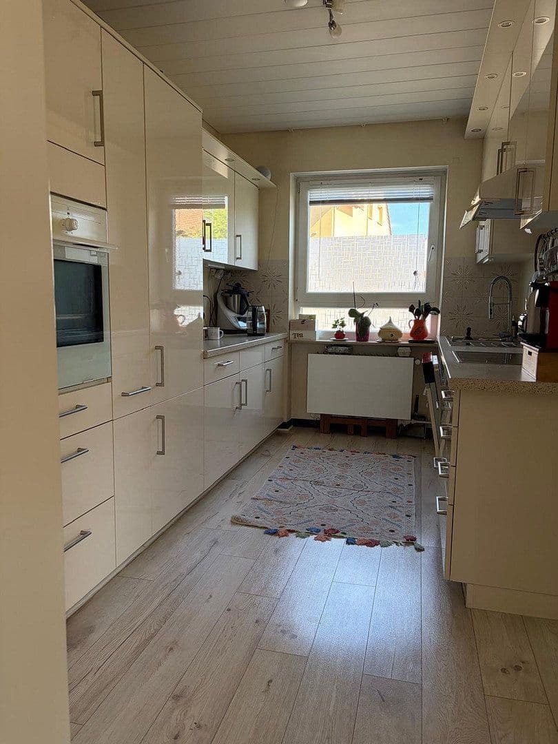 Pronájem domu 140 m², pozemek 290 m², Bubenreuth, Bavorsko Pronájem domu 140 m², pozemek 290 m², Bubenreuth, Bavorsko
