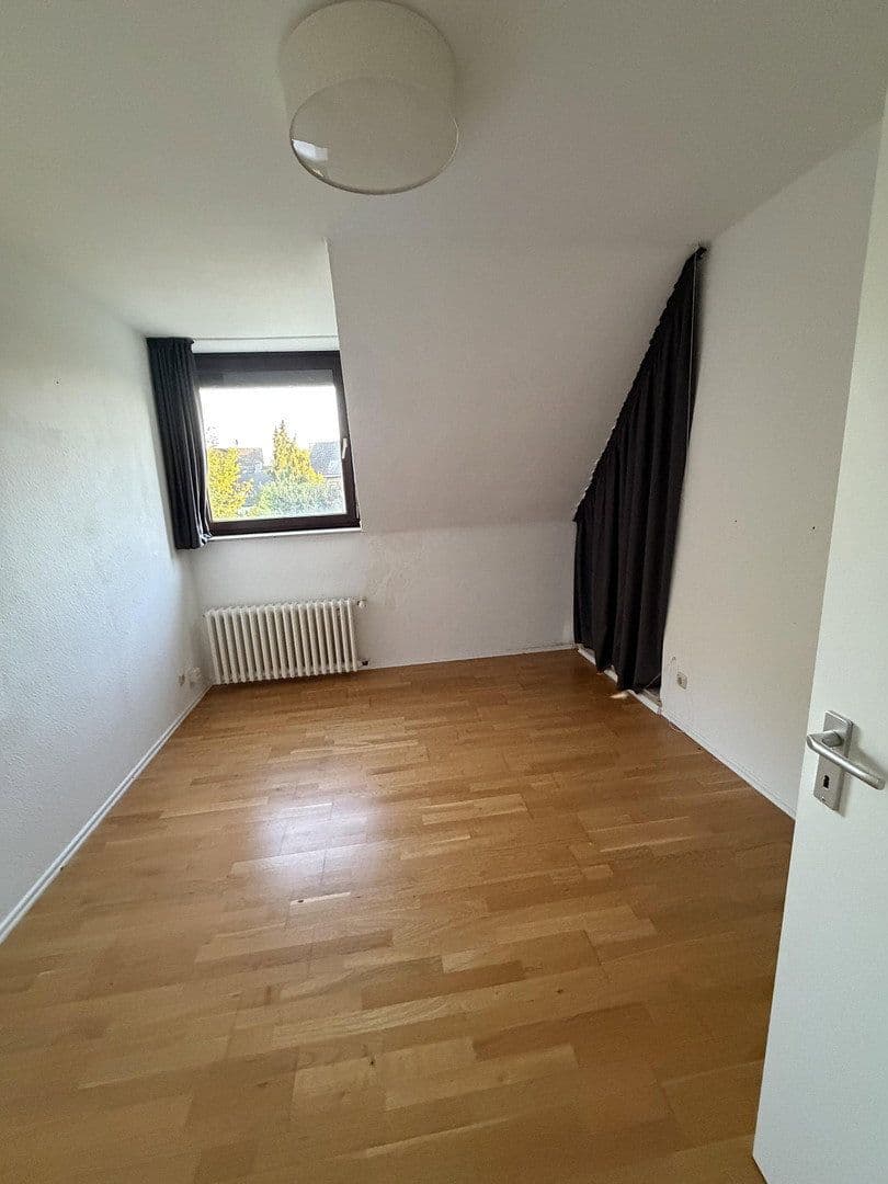 Prodej domu 337 m², pozemek 782 m², An der Lilie 33, Ratingen, Severní Porýní-Vestfálsko Prodej domu 337 m², pozemek 782 m², An der Lilie 33, Ratingen, Severní Porýní-Vestfálsko