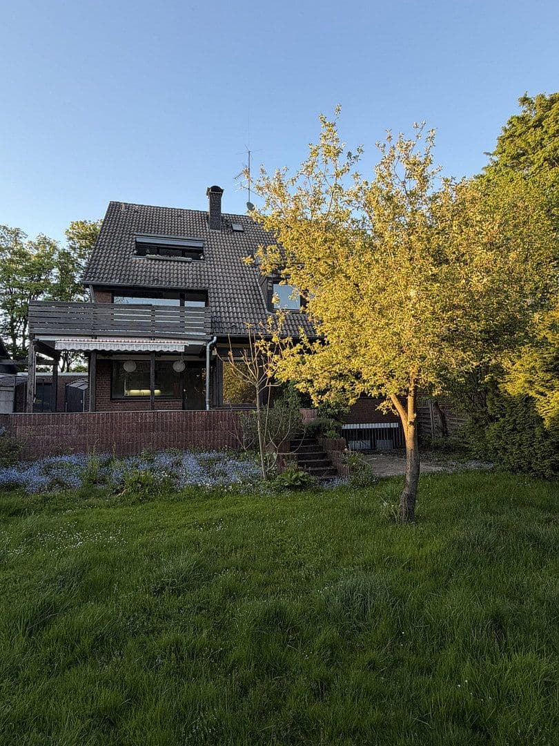 Prodej domu 337 m², pozemek 782 m², An der Lilie 33, Ratingen, Severní Porýní-Vestfálsko Prodej domu 337 m², pozemek 782 m², An der Lilie 33, Ratingen, Severní Porýní-Vestfálsko