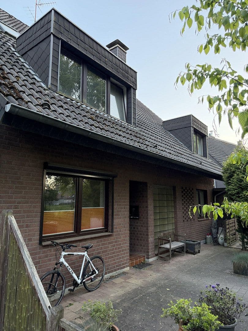 Prodej domu 337 m², pozemek 782 m², An der Lilie 33, Ratingen, Severní Porýní-Vestfálsko Prodej domu 337 m², pozemek 782 m², An der Lilie 33, Ratingen, Severní Porýní-Vestfálsko
