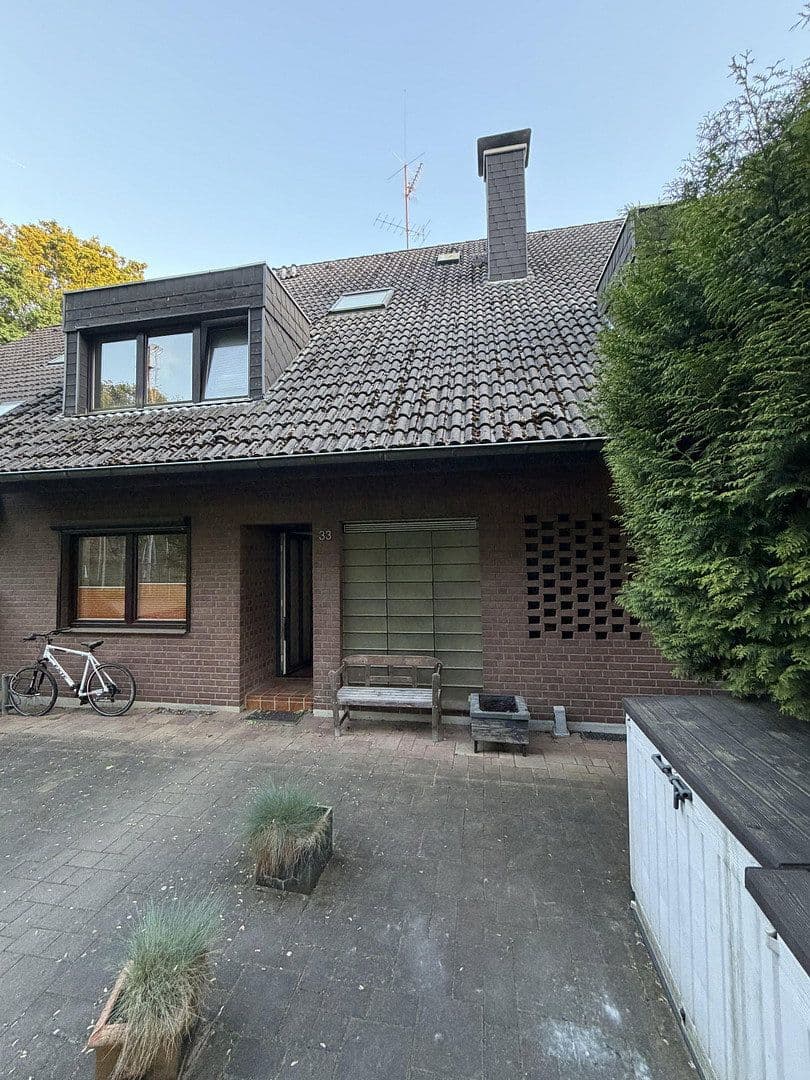 Prodej domu 337 m², pozemek 782 m², An der Lilie 33, Ratingen, Severní Porýní-Vestfálsko Prodej domu 337 m², pozemek 782 m², An der Lilie 33, Ratingen, Severní Porýní-Vestfálsko