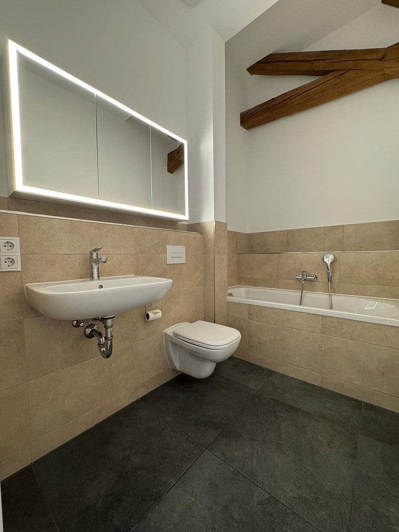 Pronájem bytu 4+1 81 m², Chemnitz, Sasko Pronájem bytu 4+1 81 m², Chemnitz, Sasko
