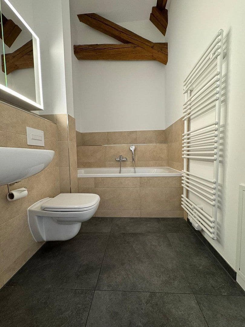 Pronájem bytu 4+1 81 m², Chemnitz, Sasko Pronájem bytu 4+1 81 m², Chemnitz, Sasko