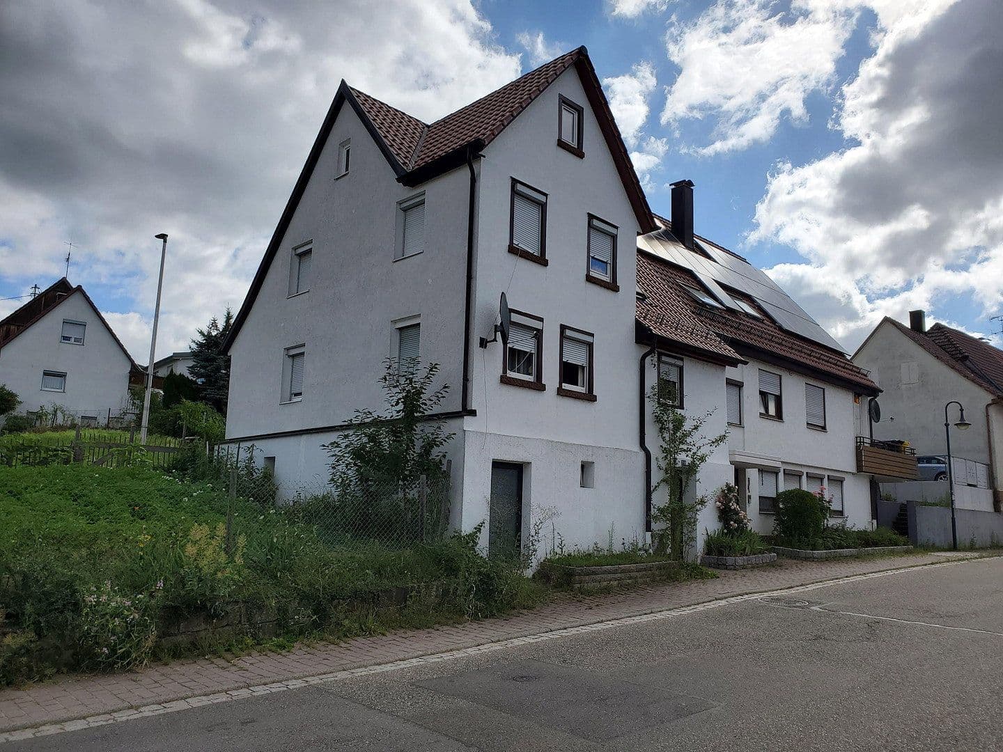 Prodej domu 256 m², pozemek 330 m², Winnenden, Bádensko-Württembersko Prodej domu 256 m², pozemek 330 m², Winnenden, Bádensko-Württembersko