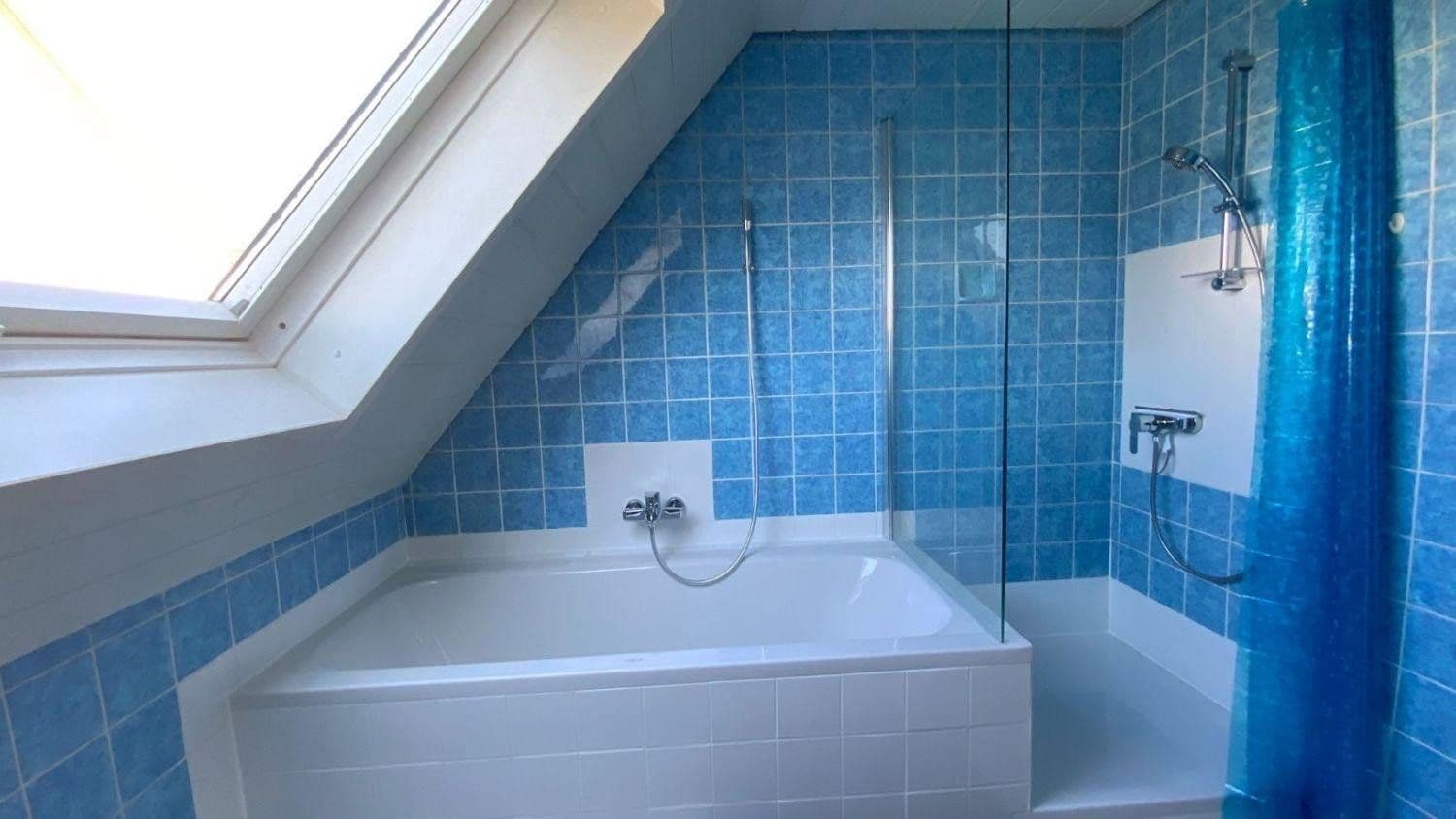 Prodej domu 256 m², pozemek 330 m², Winnenden, Bádensko-Württembersko Prodej domu 256 m², pozemek 330 m², Winnenden, Bádensko-Württembersko