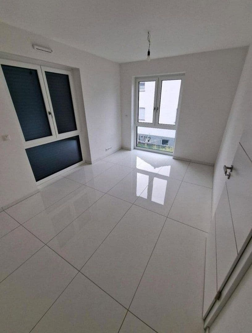 Pronájem domu 135 m², pozemek 350 m², Bergisch Gladbach, Severní Porýní-Vestfálsko Pronájem domu 135 m², pozemek 350 m², Bergisch Gladbach, Severní Porýní-Vestfálsko