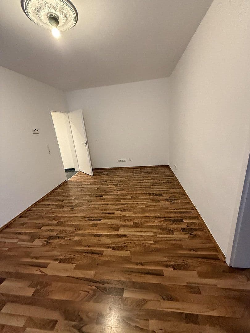 Pronájem domu 59 m², pozemek 800 m², Wiesbaden, Hessen Pronájem domu 59 m², pozemek 800 m², Wiesbaden, Hessen