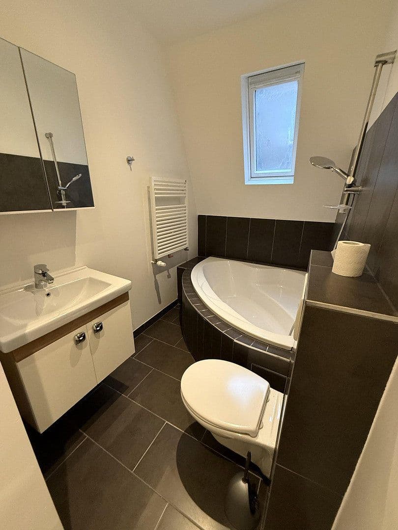 Pronájem domu 59 m², pozemek 800 m², Wiesbaden, Hessen Pronájem domu 59 m², pozemek 800 m², Wiesbaden, Hessen