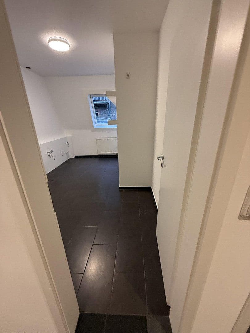 Pronájem domu 59 m², pozemek 800 m², Wiesbaden, Hessen Pronájem domu 59 m², pozemek 800 m², Wiesbaden, Hessen