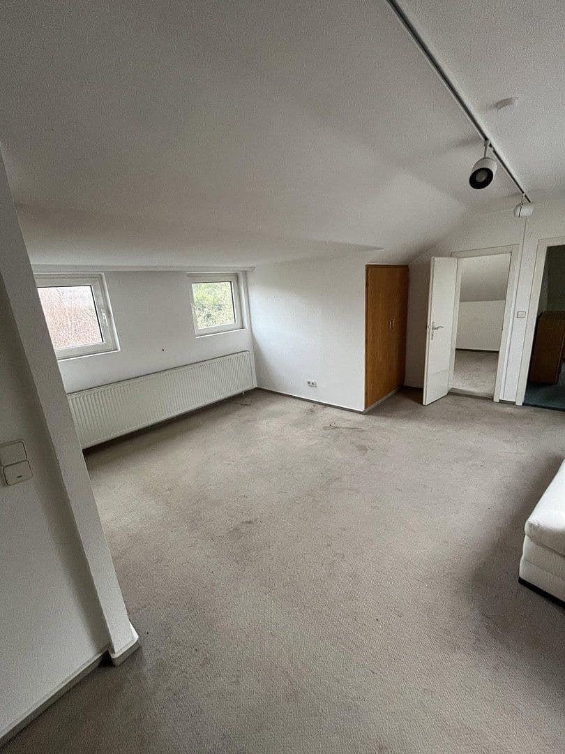 Prodej domu 220 m², pozemek 1.463 m², Königgrätzerstr. 12, Solingen, Severní Porýní-Vestfálsko Prodej domu 220 m², pozemek 1.463 m², Königgrätzerstr. 12, Solingen, Severní Porýní-Vestfálsko