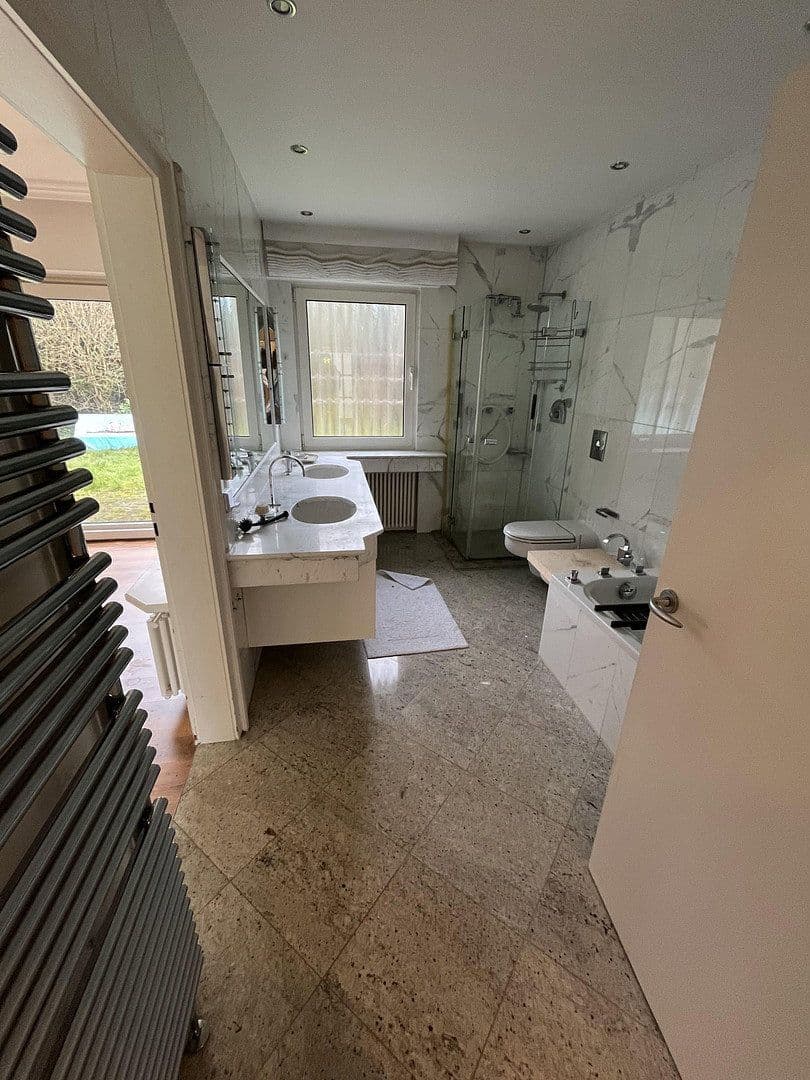 Prodej domu 220 m², pozemek 1.463 m², Königgrätzerstr. 12, Solingen, Severní Porýní-Vestfálsko Prodej domu 220 m², pozemek 1.463 m², Königgrätzerstr. 12, Solingen, Severní Porýní-Vestfálsko