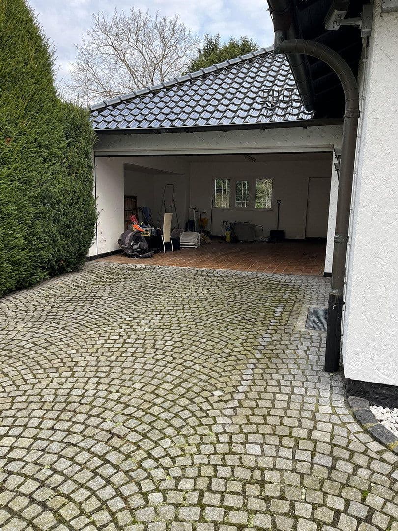Prodej domu 220 m², pozemek 1.463 m², Königgrätzerstr. 12, Solingen, Severní Porýní-Vestfálsko Prodej domu 220 m², pozemek 1.463 m², Königgrätzerstr. 12, Solingen, Severní Porýní-Vestfálsko