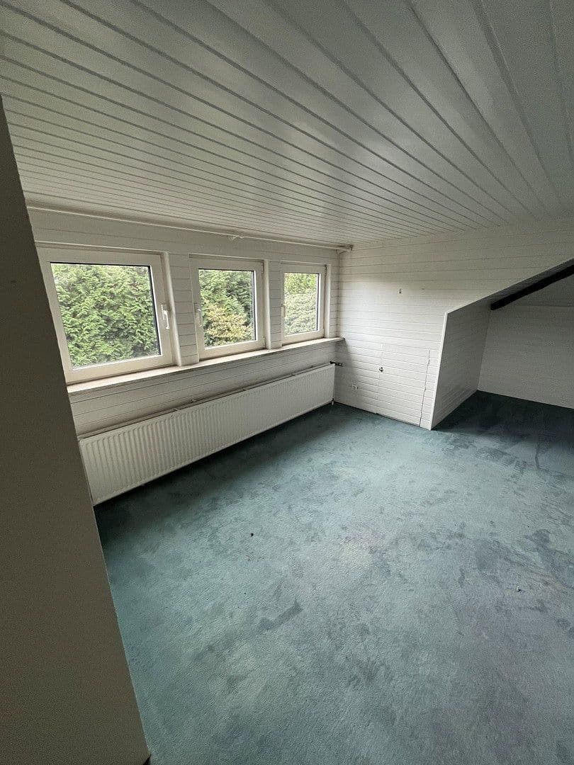 Prodej domu 220 m², pozemek 1.463 m², Königgrätzerstr. 12, Solingen, Severní Porýní-Vestfálsko Prodej domu 220 m², pozemek 1.463 m², Königgrätzerstr. 12, Solingen, Severní Porýní-Vestfálsko