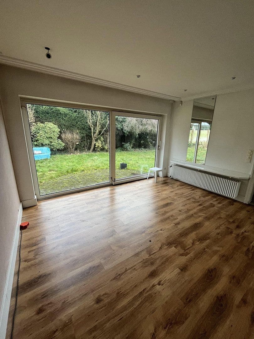Prodej domu 220 m², pozemek 1.463 m², Königgrätzerstr. 12, Solingen, Severní Porýní-Vestfálsko Prodej domu 220 m², pozemek 1.463 m², Königgrätzerstr. 12, Solingen, Severní Porýní-Vestfálsko
