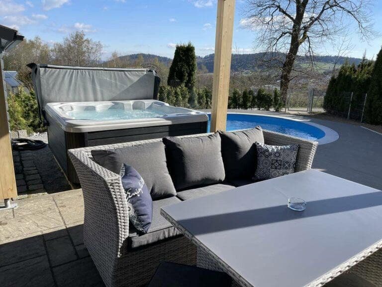Prodej domu 210 m², pozemek 327 m², Winterbergerstr. 44, Freyung, Bavorsko Prodej domu 210 m², pozemek 327 m², Winterbergerstr. 44, Freyung, Bavorsko