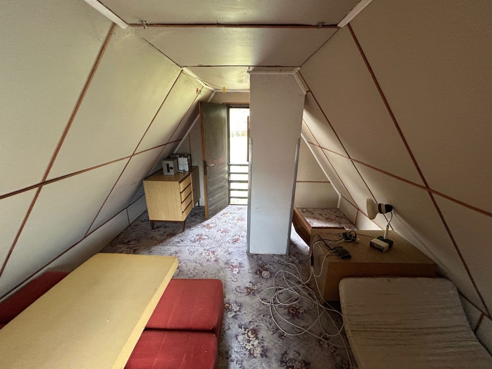Prodej chaty, chalupy 40 m², pozemek 384 m², Vlčická, Trutnov, Královéhradecký kraj Prodej chaty, chalupy 40 m², pozemek 384 m², Vlčická, Trutnov, Královéhradecký kraj