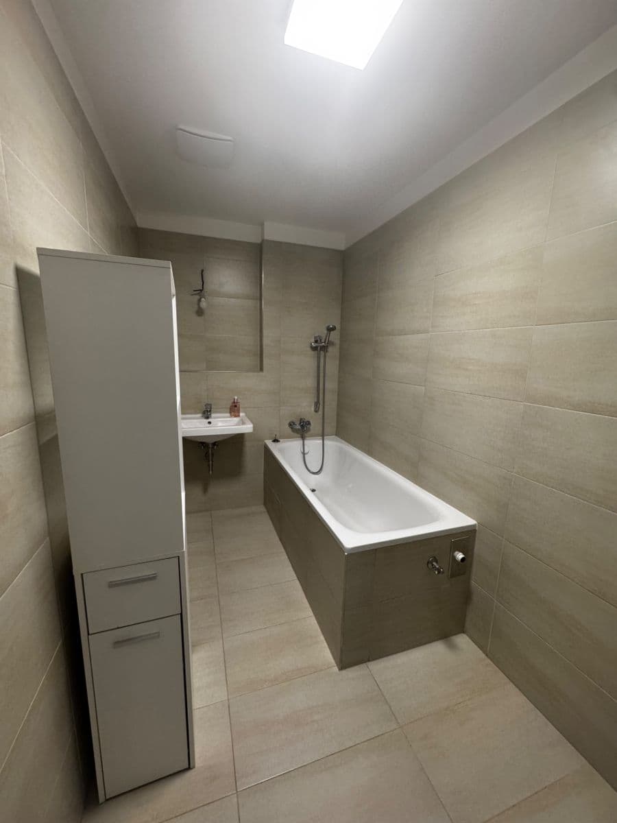 Pronájem bytu 3+kk 77 m², Strnadových, Praha, Praha Pronájem bytu 3+kk 77 m², Strnadových, Praha, Praha