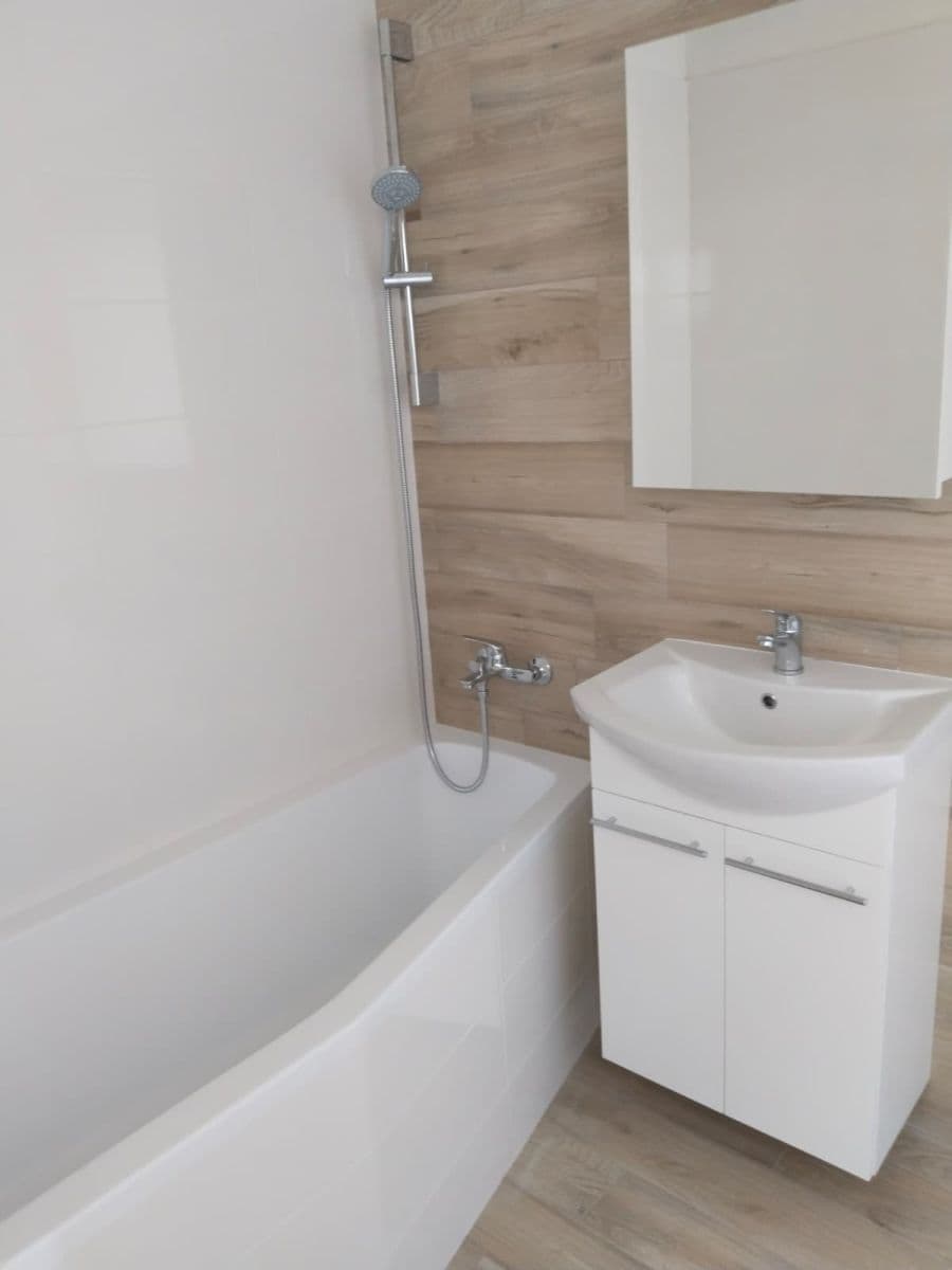 Pronájem bytu 3+1 65 m², Kmochova, Olomouc, Olomoucký kraj Pronájem bytu 3+1 65 m², Kmochova, Olomouc, Olomoucký kraj