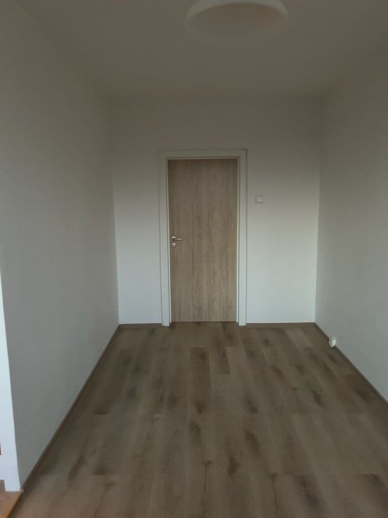 Pronájem bytu 2+kk 43 m², Roškotova, Praha, Praha Pronájem bytu 2+kk 43 m², Roškotova, Praha, Praha