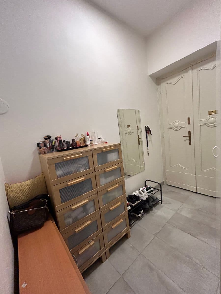 Pronájem bytu 1+1 34 m², Růžová, Praha, Praha Pronájem bytu 1+1 34 m², Růžová, Praha, Praha