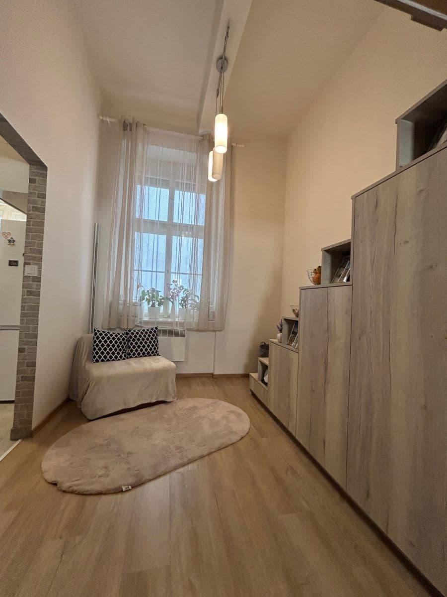 Pronájem bytu 1+1 34 m², Růžová, Praha, Praha Pronájem bytu 1+1 34 m², Růžová, Praha, Praha