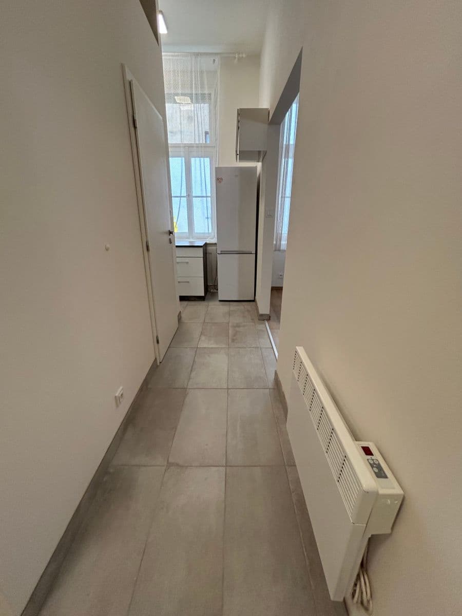 Pronájem bytu 1+1 34 m², Růžová, Praha, Praha Pronájem bytu 1+1 34 m², Růžová, Praha, Praha