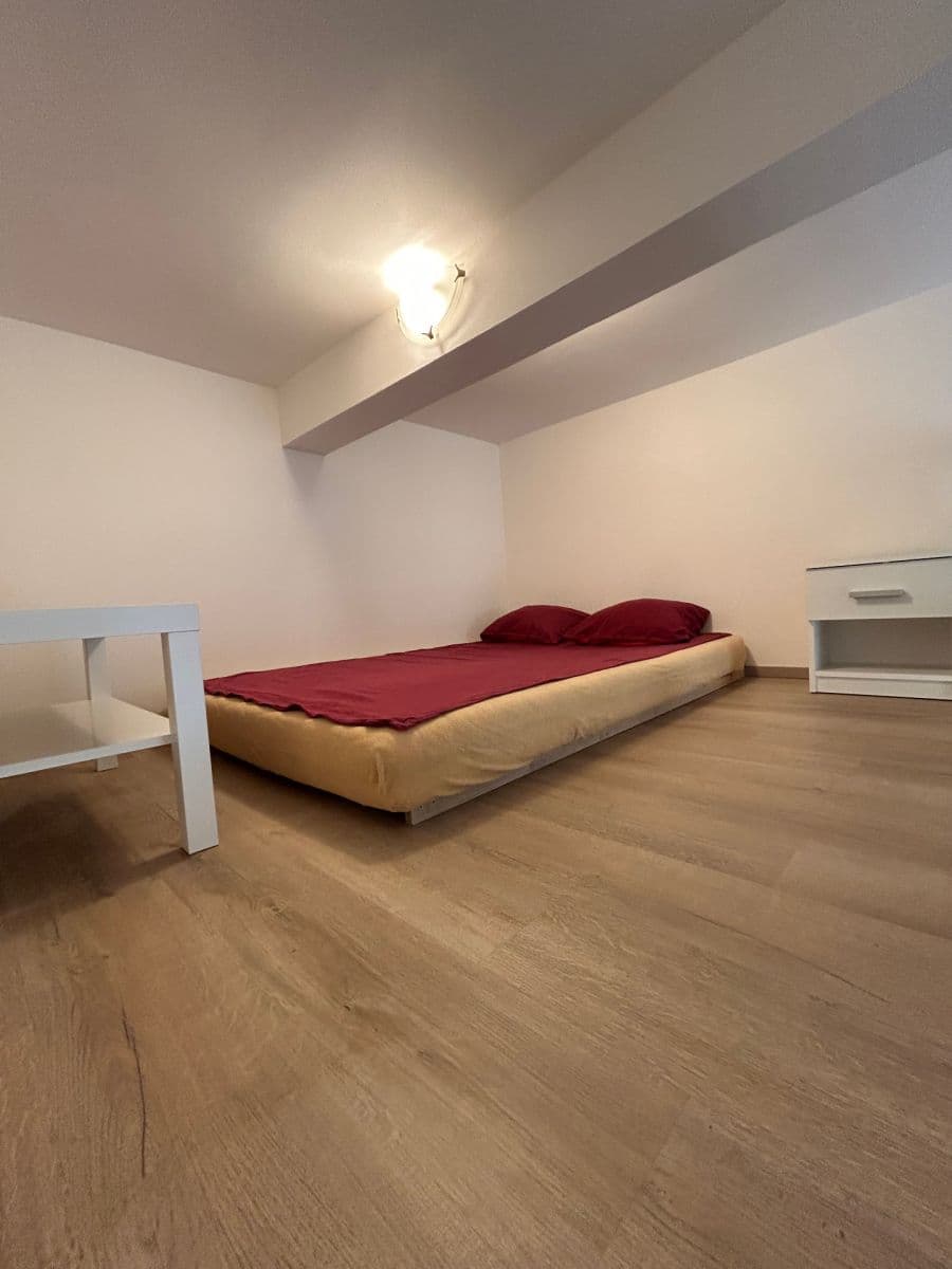 Pronájem bytu 1+1 34 m², Růžová, Praha, Praha Pronájem bytu 1+1 34 m², Růžová, Praha, Praha