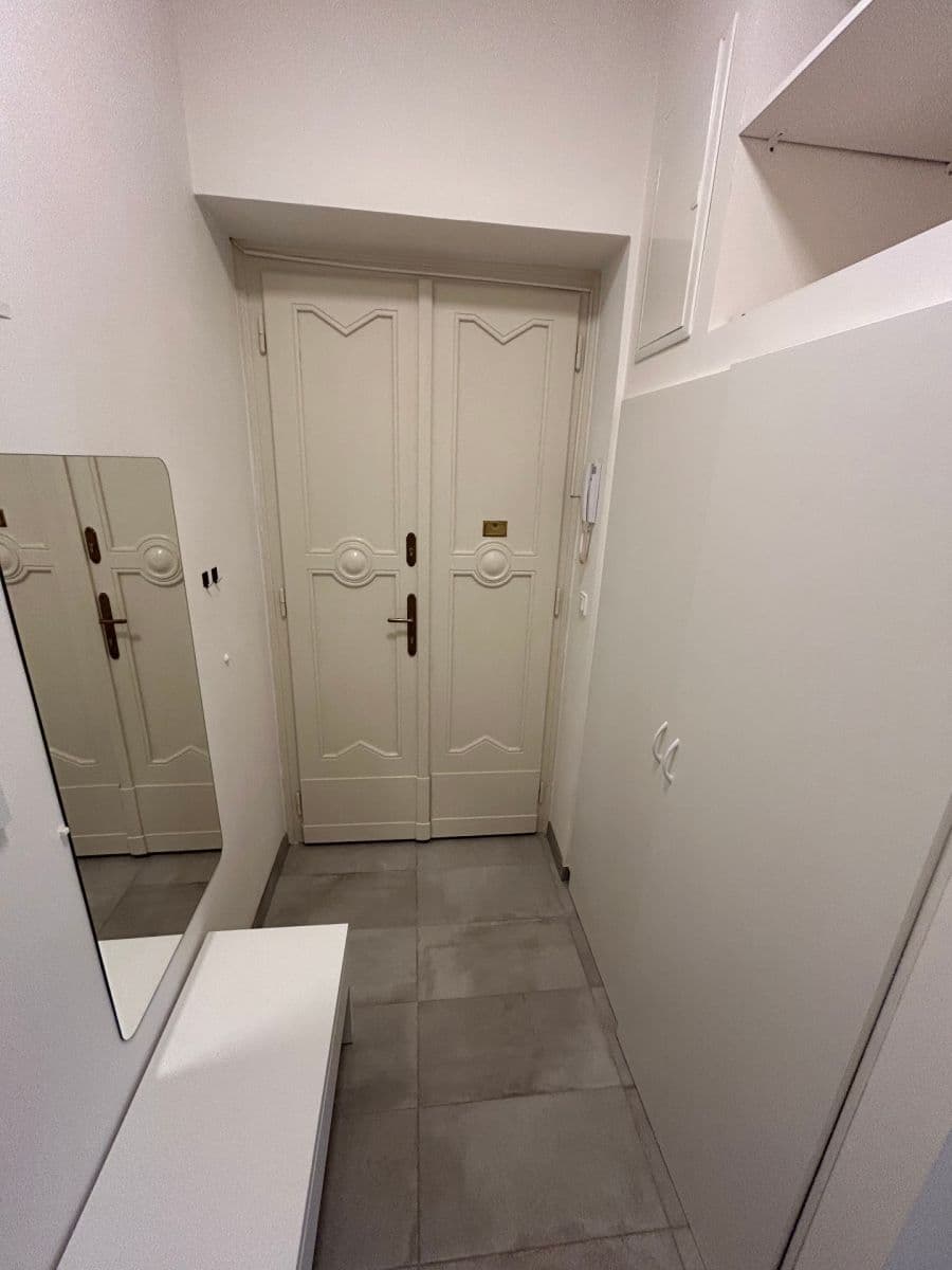 Pronájem bytu 1+1 34 m², Růžová, Praha, Praha Pronájem bytu 1+1 34 m², Růžová, Praha, Praha