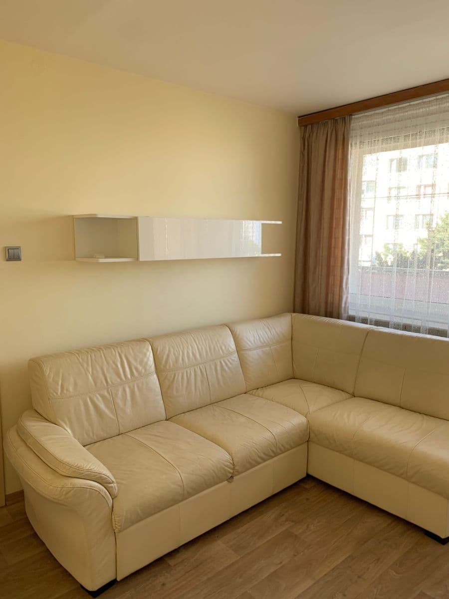 Pronájem bytu 3+1 90 m², Hněvkovského, Praha, Praha Pronájem bytu 3+1 90 m², Hněvkovského, Praha, Praha
