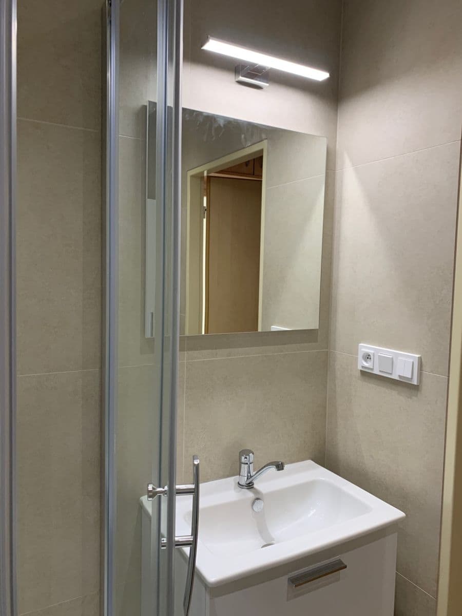 Pronájem bytu 3+1 90 m², Hněvkovského, Praha, Praha Pronájem bytu 3+1 90 m², Hněvkovského, Praha, Praha
