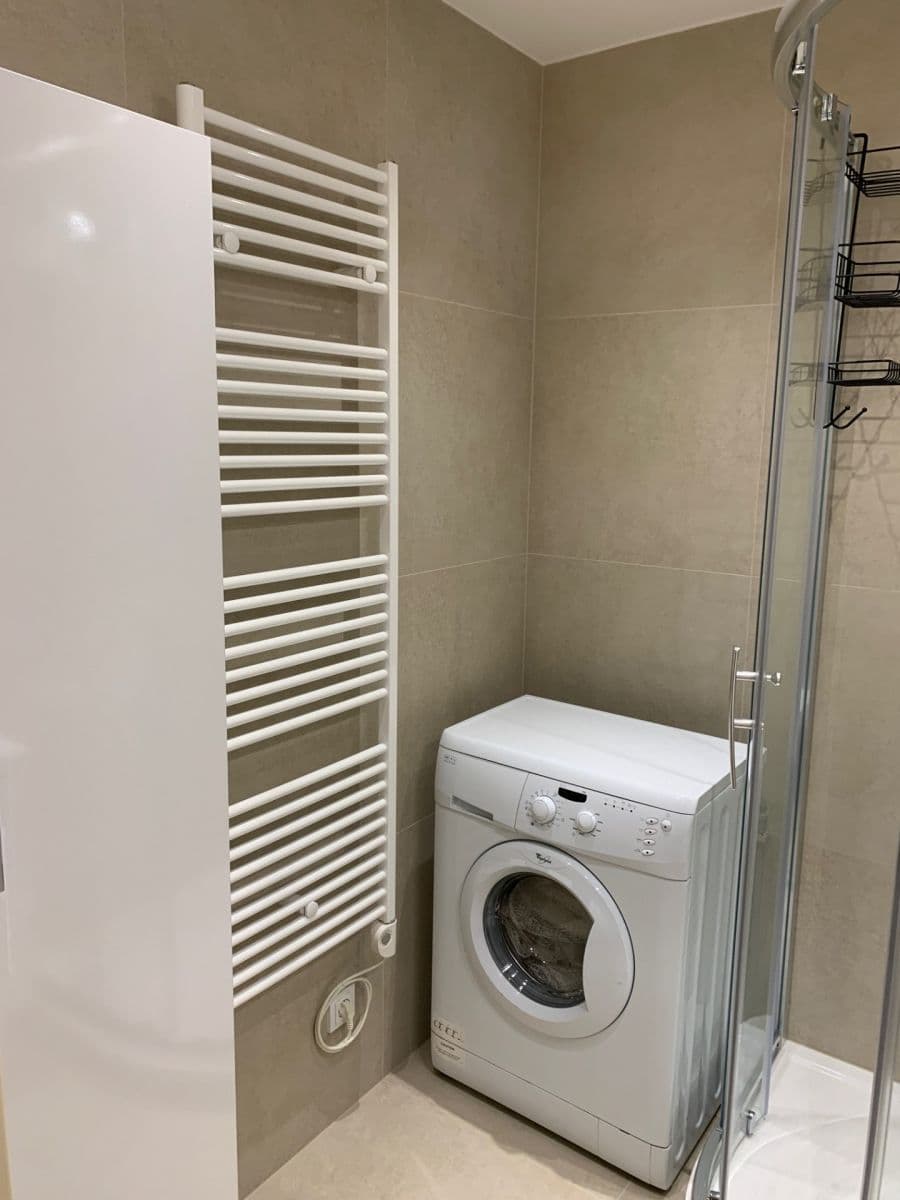 Pronájem bytu 3+1 90 m², Hněvkovského, Praha, Praha Pronájem bytu 3+1 90 m², Hněvkovského, Praha, Praha