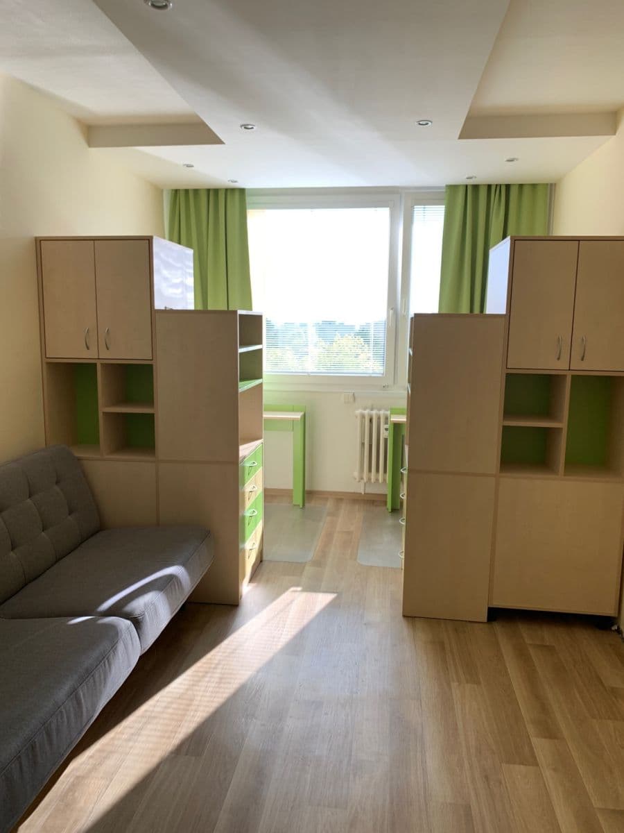 Pronájem bytu 3+1 90 m², Hněvkovského, Praha, Praha Pronájem bytu 3+1 90 m², Hněvkovského, Praha, Praha