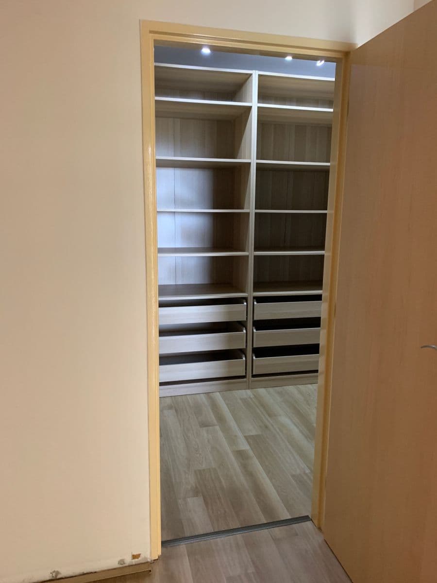 Pronájem bytu 3+1 90 m², Hněvkovského, Praha, Praha Pronájem bytu 3+1 90 m², Hněvkovského, Praha, Praha
