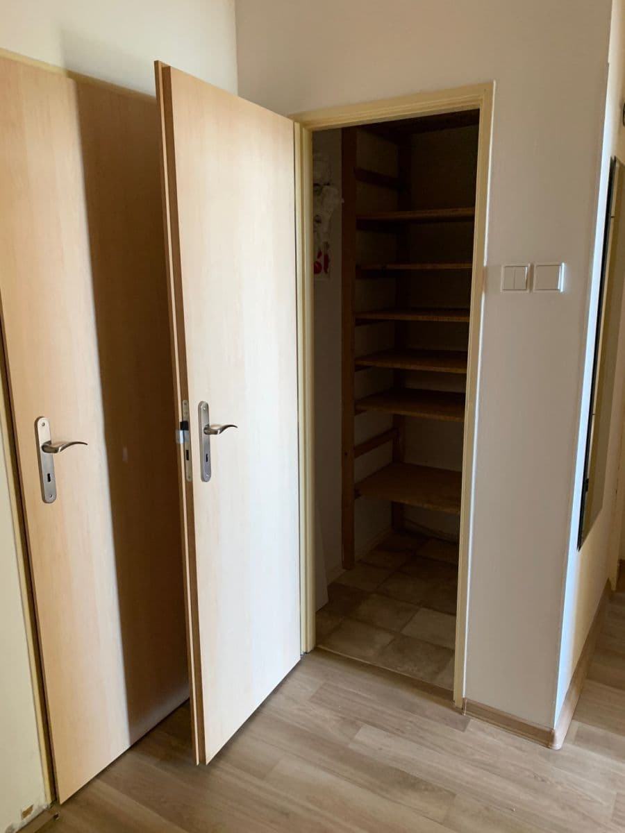 Pronájem bytu 3+1 90 m², Hněvkovského, Praha, Praha Pronájem bytu 3+1 90 m², Hněvkovského, Praha, Praha