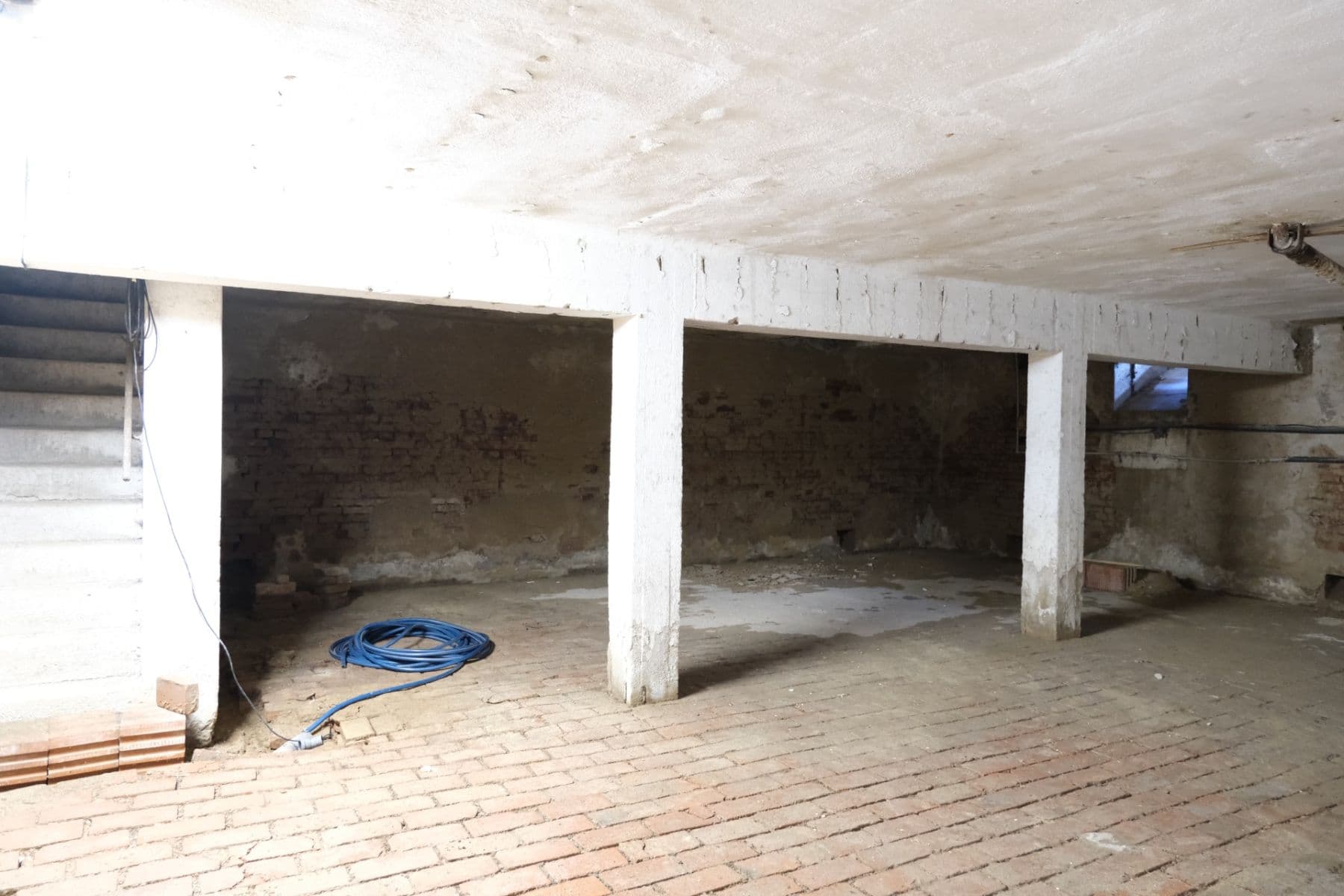 Prodej domu 2.280 m², pozemek 9.733 m², Kramolín, Kraj Vysočina Prodej domu 2.280 m², pozemek 9.733 m², Kramolín, Kraj Vysočina