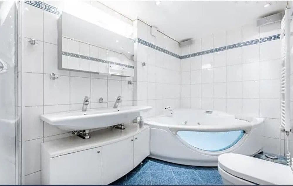 Pronájem bytu 150 m², Smetanovo nábřeží, Praha, Praha Pronájem bytu 150 m², Smetanovo nábřeží, Praha, Praha
