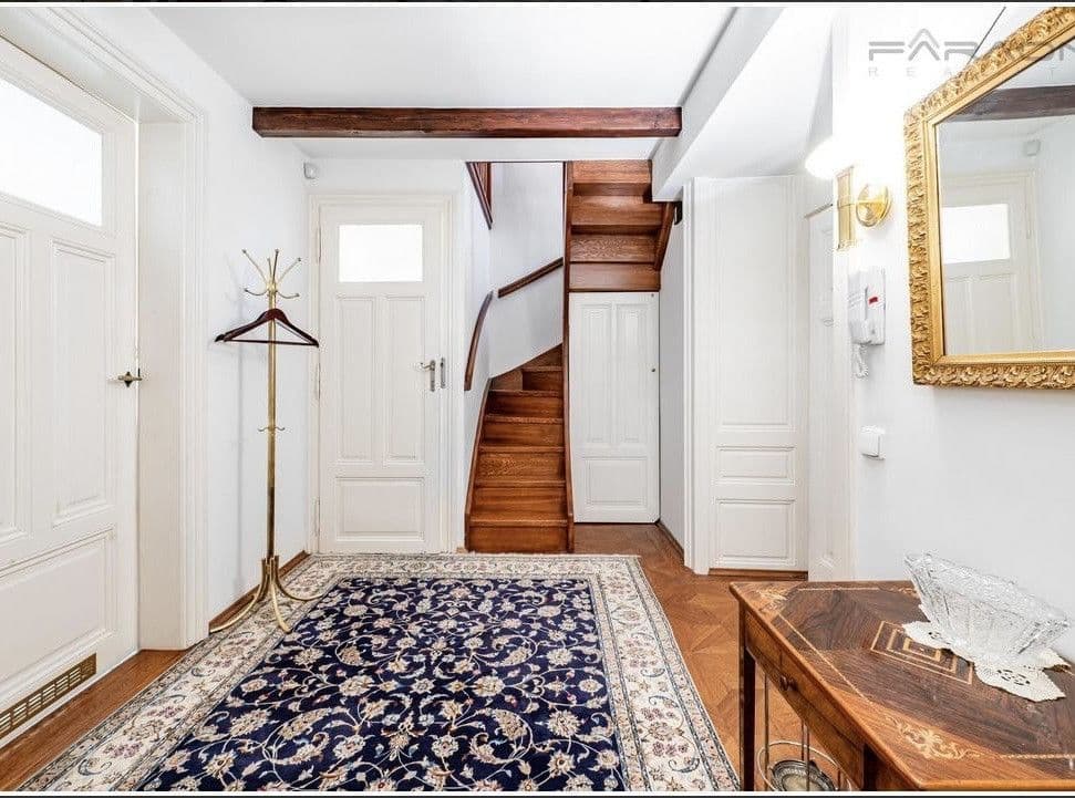 Pronájem bytu 150 m², Smetanovo nábřeží, Praha, Praha Pronájem bytu 150 m², Smetanovo nábřeží, Praha, Praha