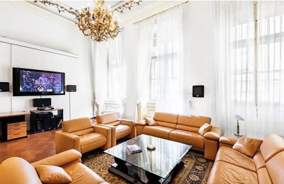 Pronájem bytu 150 m², Smetanovo nábřeží, Praha, Praha Pronájem bytu 150 m², Smetanovo nábřeží, Praha, Praha