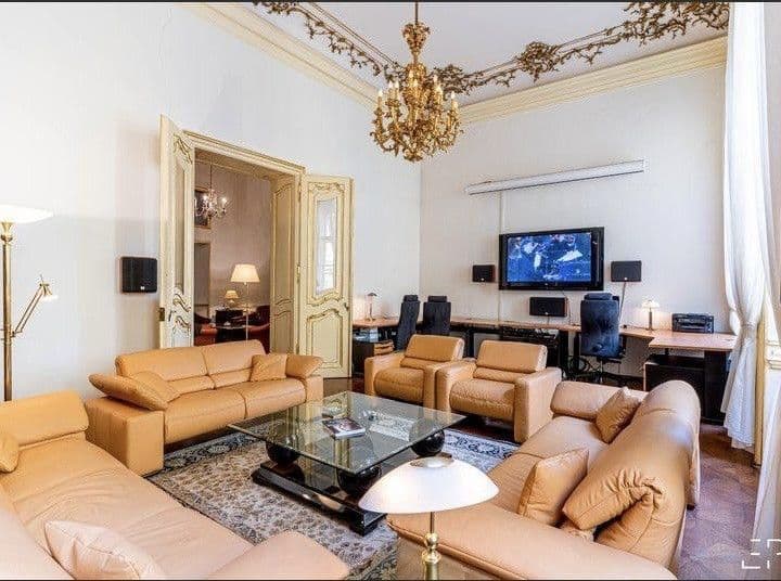 Pronájem bytu 150 m², Smetanovo nábřeží, Praha, Praha Pronájem bytu 150 m², Smetanovo nábřeží, Praha, Praha