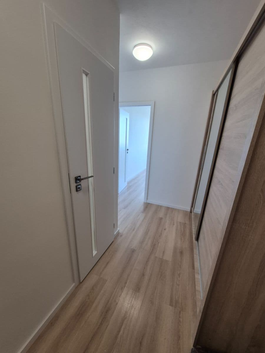 Pronájem bytu 2+kk 46 m², Milánská, Praha, Praha Pronájem bytu 2+kk 46 m², Milánská, Praha, Praha