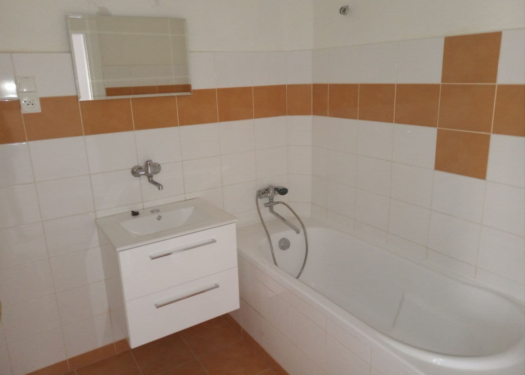 Pronájem bytu 2+kk 49 m², Na Popluží, Ústí nad Labem, Ústecký kraj Pronájem bytu 2+kk 49 m², Na Popluží, Ústí nad Labem, Ústecký kraj