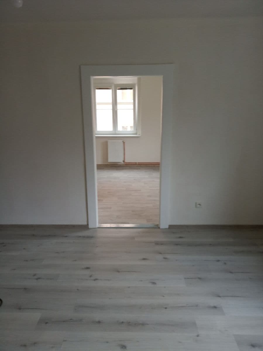 Pronájem bytu 2+kk 49 m², Na Popluží, Ústí nad Labem, Ústecký kraj Pronájem bytu 2+kk 49 m², Na Popluží, Ústí nad Labem, Ústecký kraj