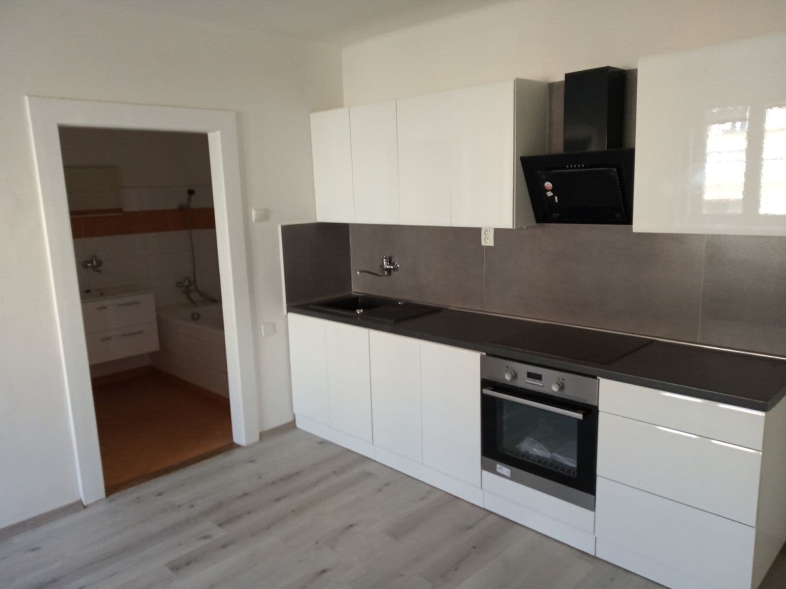 Pronájem bytu 2+kk 49 m², Na Popluží, Ústí nad Labem, Ústecký kraj Pronájem bytu 2+kk 49 m², Na Popluží, Ústí nad Labem, Ústecký kraj