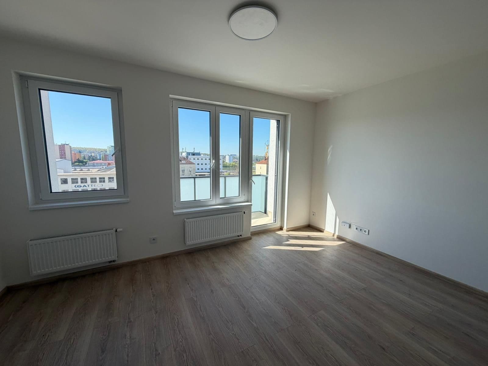 Pronájem bytu 1+kk 30 m², U Továren, Praha, Praha Pronájem bytu 1+kk 30 m², U Továren, Praha, Praha