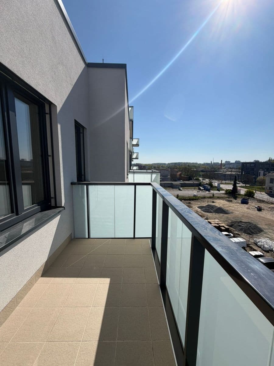 Pronájem bytu 1+kk 30 m², U Továren, Praha, Praha Pronájem bytu 1+kk 30 m², U Továren, Praha, Praha