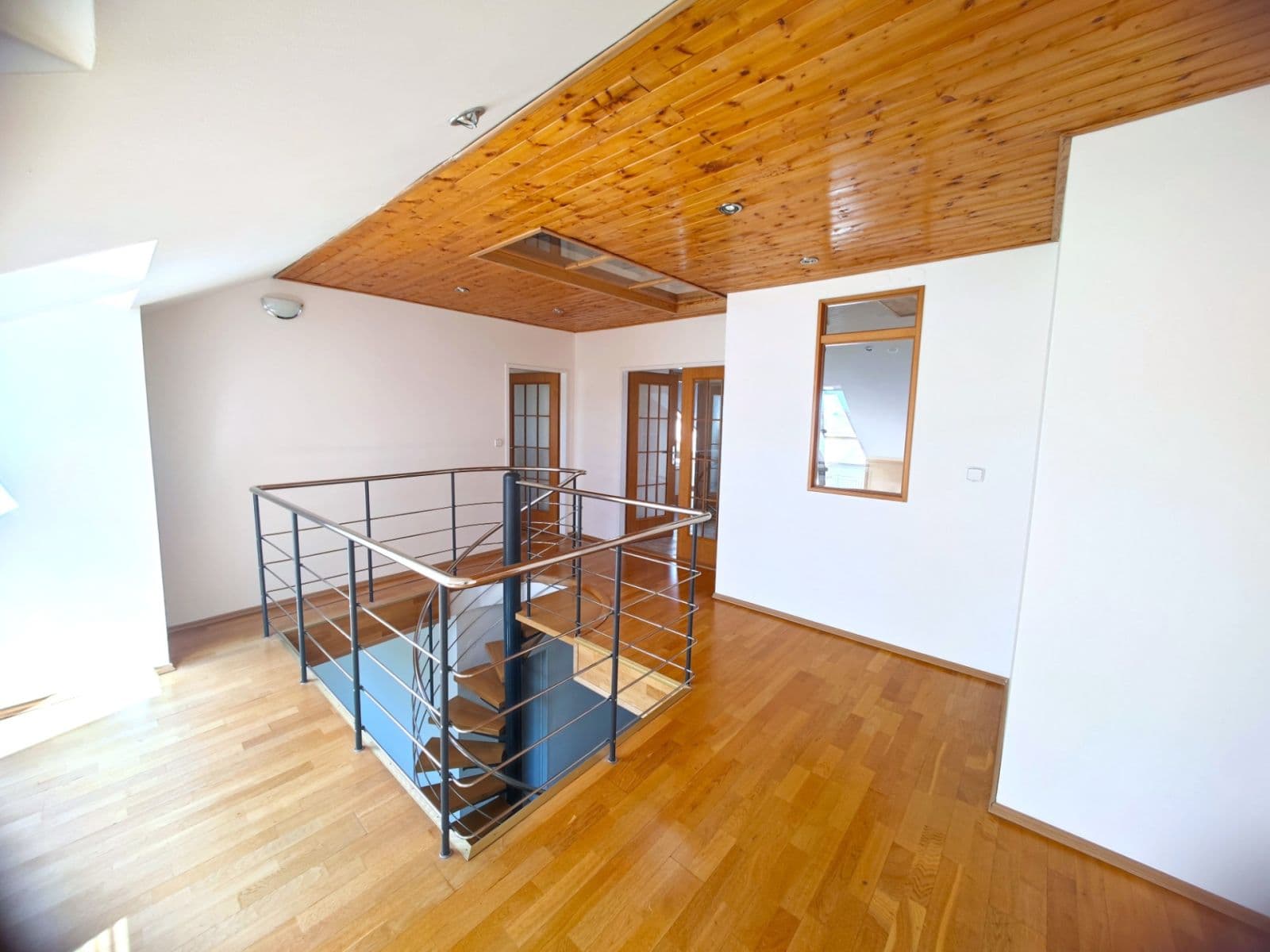 Pronájem bytu 5+kk 146 m², Sulova, Praha, Praha Pronájem bytu 5+kk 146 m², Sulova, Praha, Praha