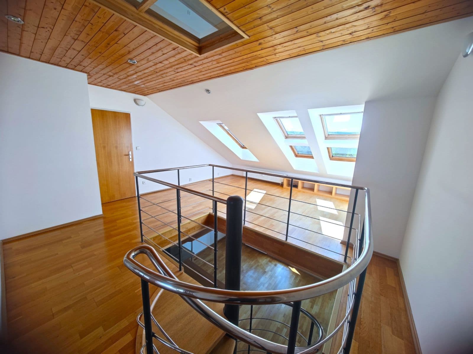 Pronájem bytu 5+kk 146 m², Sulova, Praha, Praha Pronájem bytu 5+kk 146 m², Sulova, Praha, Praha