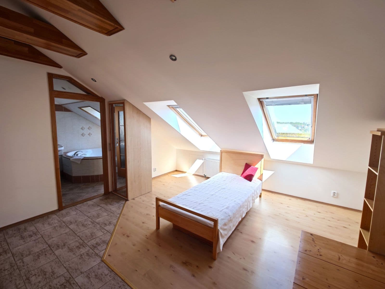 Pronájem bytu 5+kk 146 m², Sulova, Praha, Praha Pronájem bytu 5+kk 146 m², Sulova, Praha, Praha
