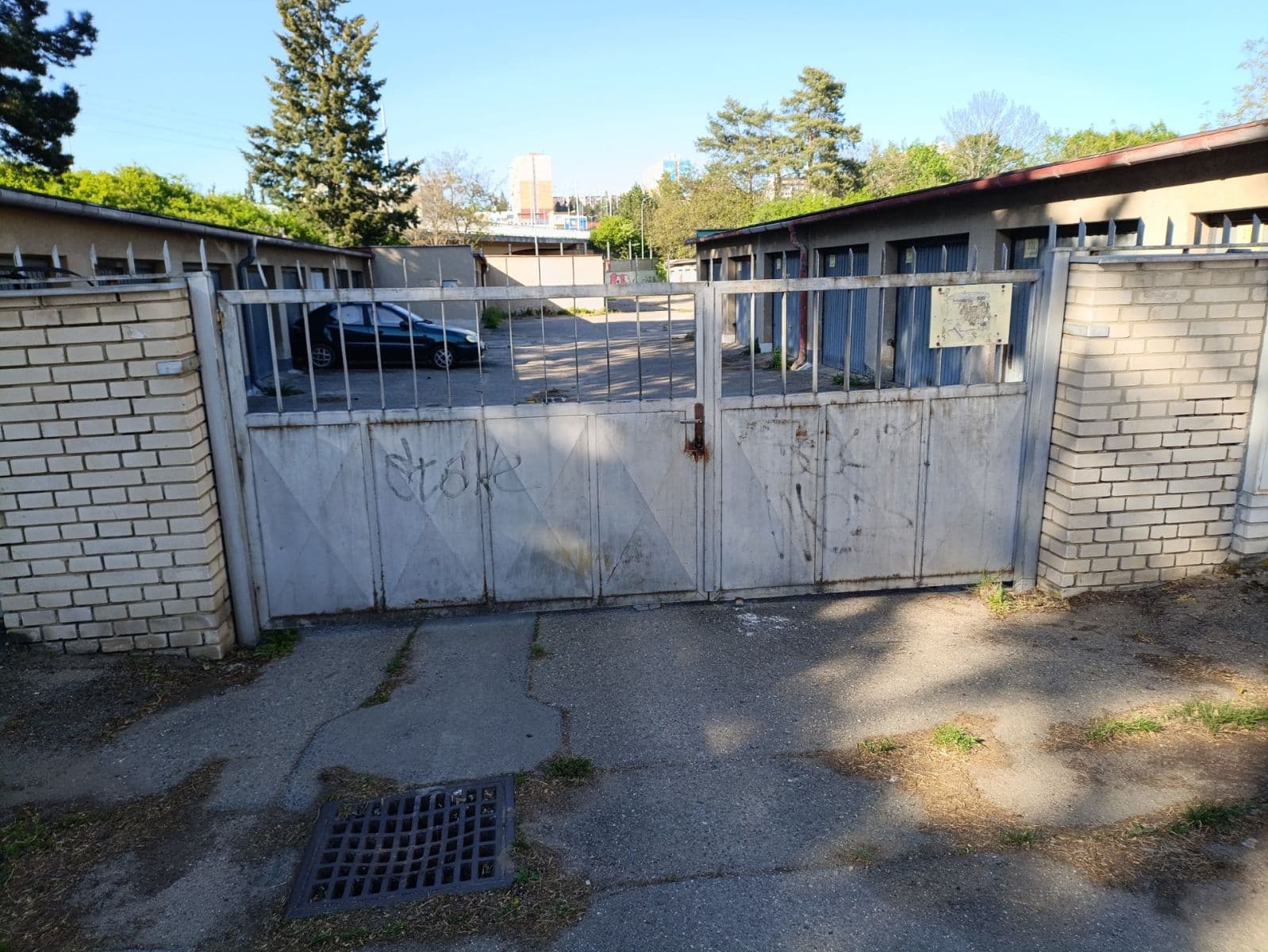 Pronájem garáže 16 m², Fügnerova, Brno, Jihomoravský kraj Pronájem garáže 16 m², Fügnerova, Brno, Jihomoravský kraj