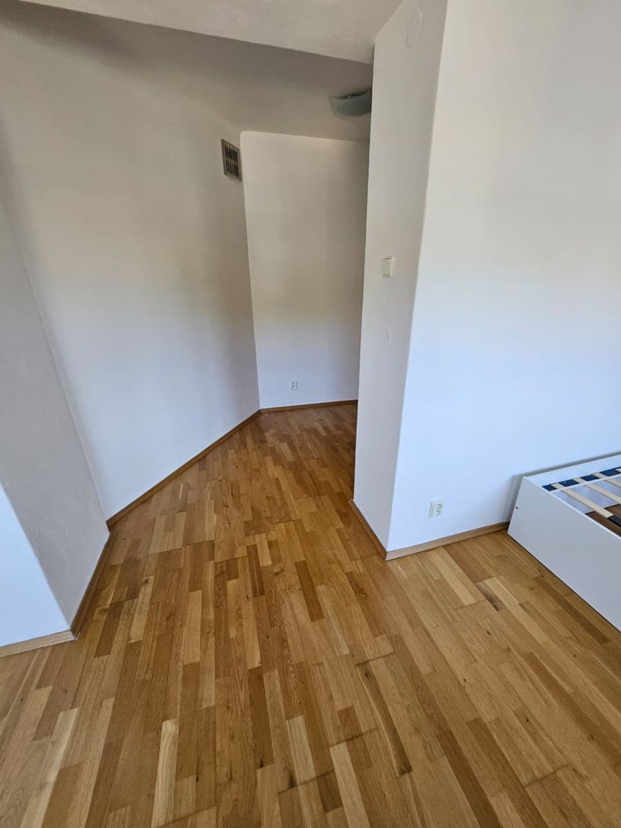 Pronájem bytu 2+1 53 m², Vrchlického, Praha, Praha Pronájem bytu 2+1 53 m², Vrchlického, Praha, Praha
